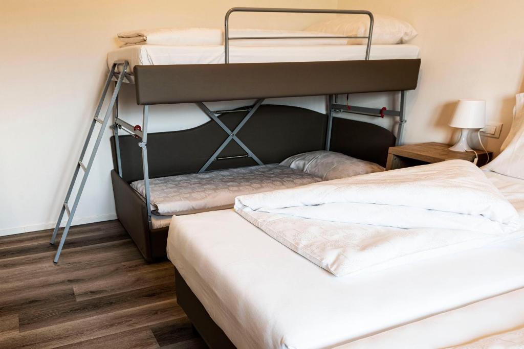 Roma Ariston 10 - 5