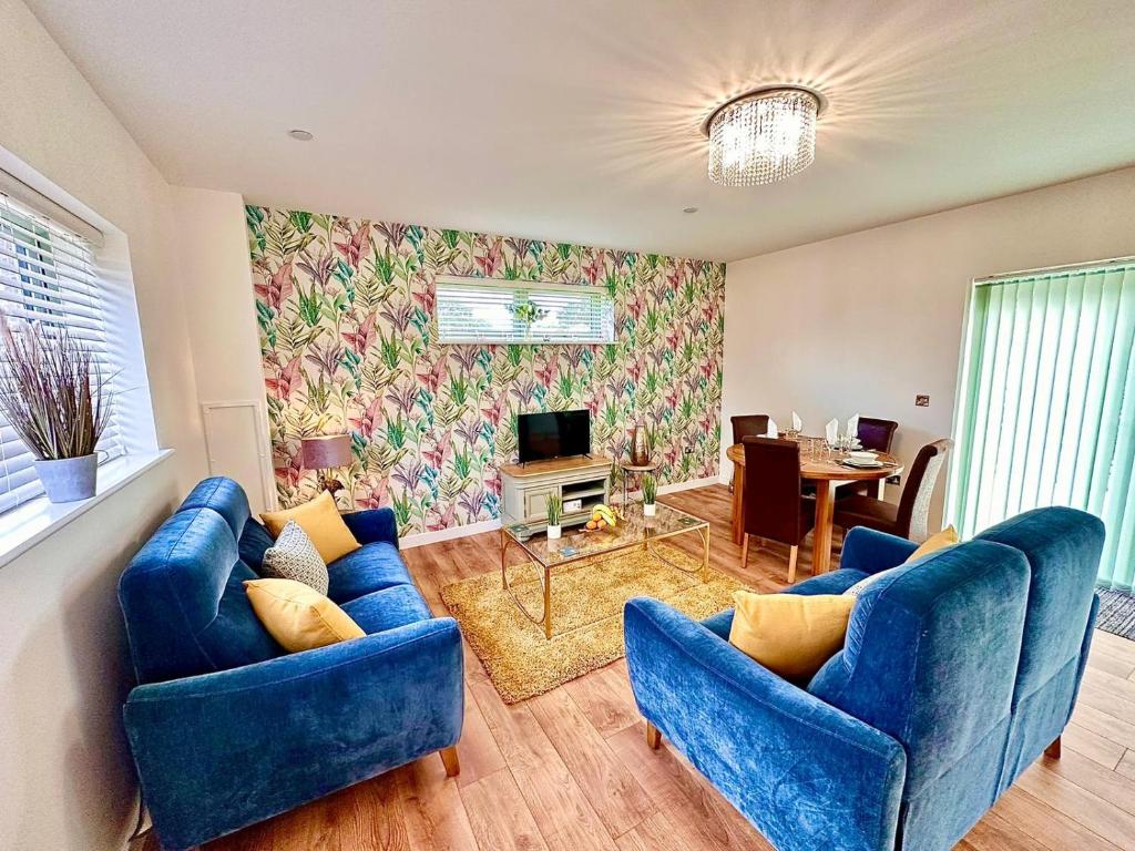 Rabbit Meadow Lodge - Sleeps up to 4 people, Usk