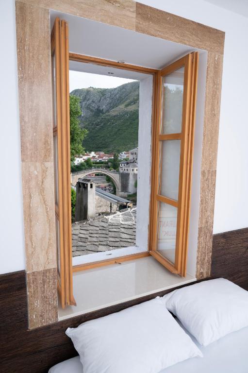 Sunrise Apartments - with Old Bridge view - 1