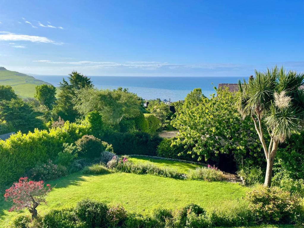 Stunning Charmouth Property with Bay Views - pet-friendly stay