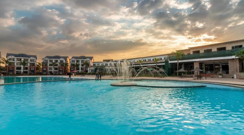 Crystal Lagoon Facing Aparthotel, Pretoria