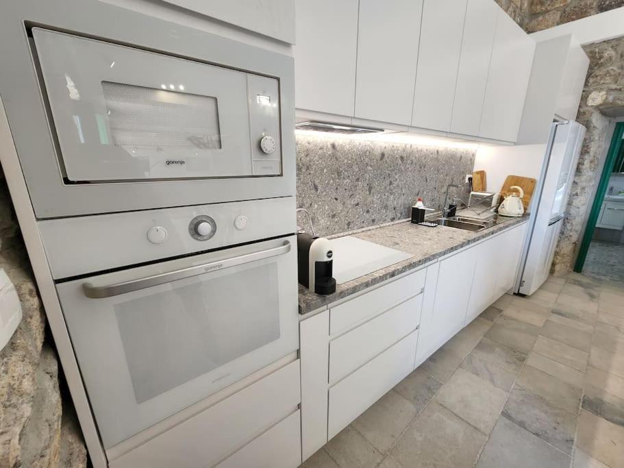 Boka Fig Village Rustic luxury with a view & pool - 4