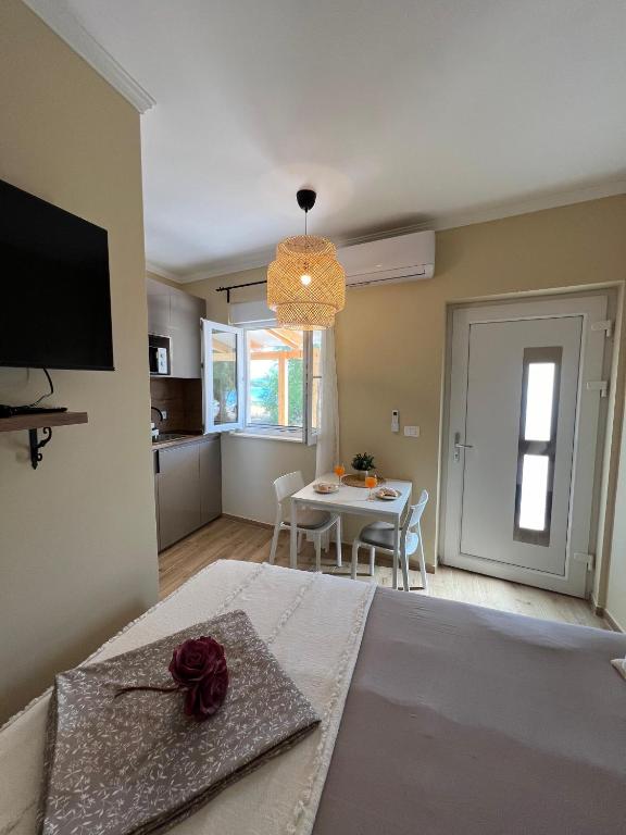 Studio apartman Mia, Murter