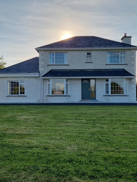 Pebble Dash House, Mayo