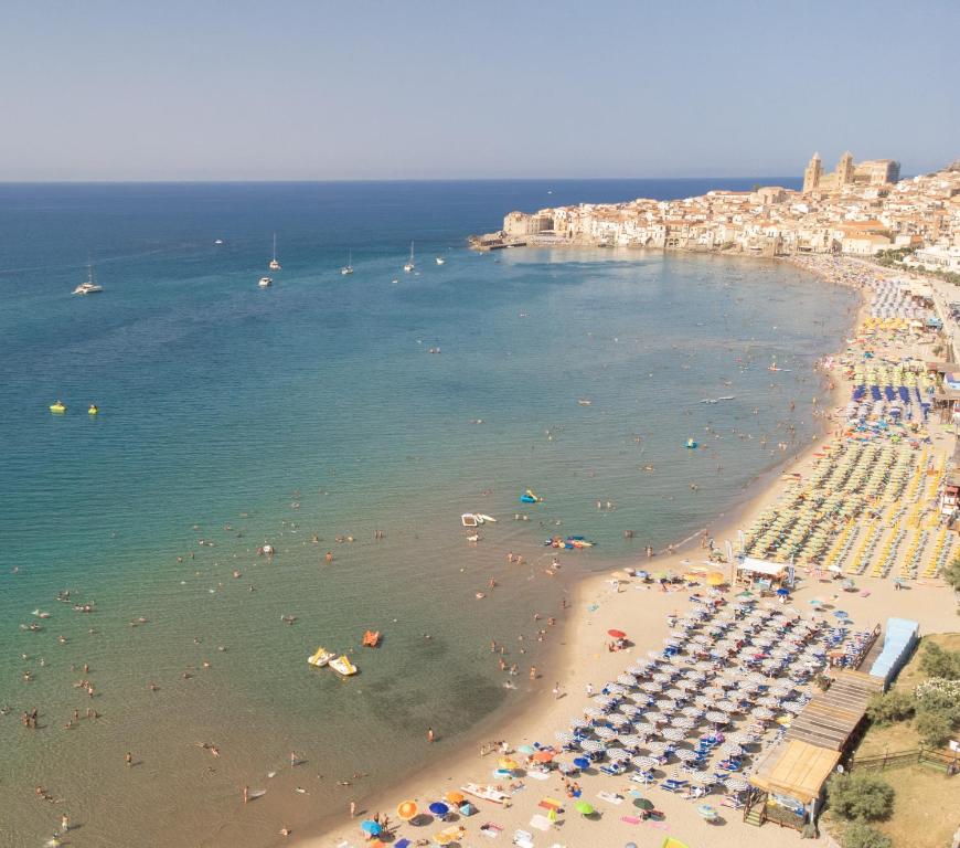 Bellini Holiday House - 4