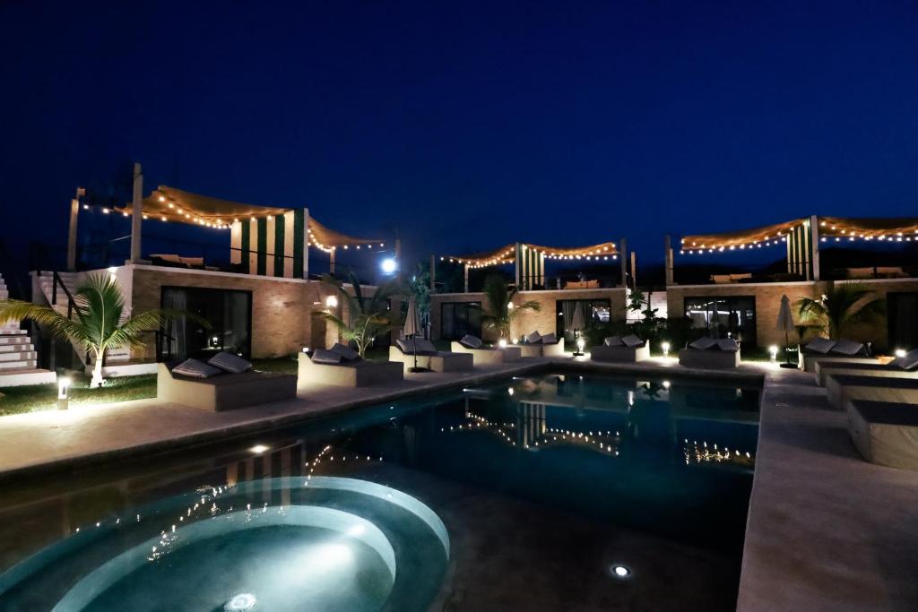 Bora Boutique - Adults Only - 2