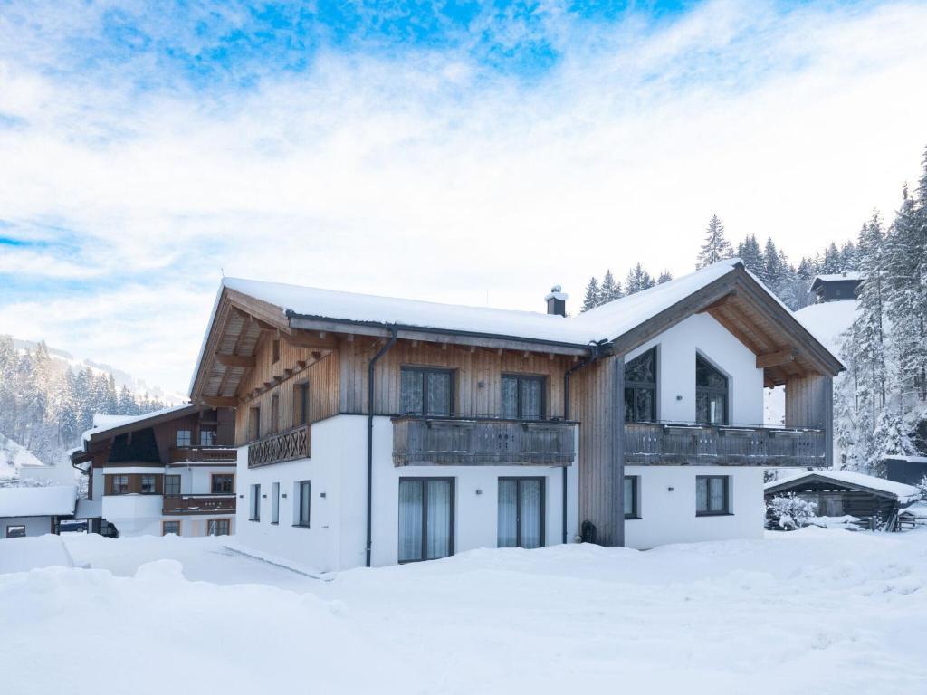 Chalet in Saalbach near Ski Lift and Sauna, Saalbach Hinterglemm