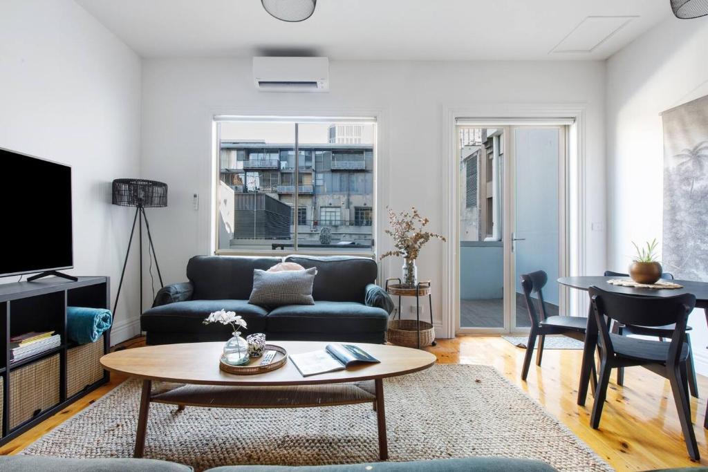 Flinders Find - A Spacious City Haven for Couples, Melbourne