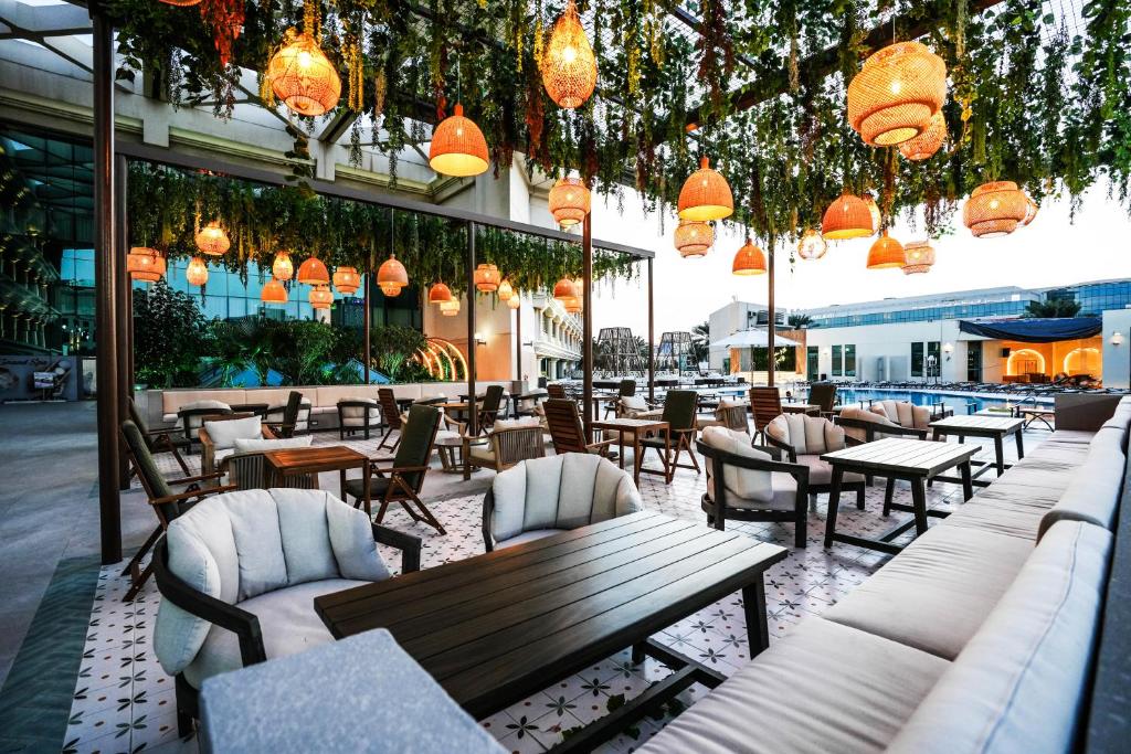 Mövenpick Grand Al Bustan Dubai