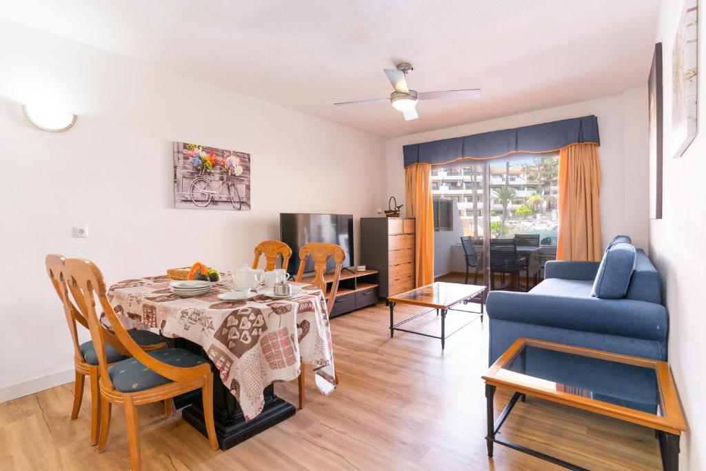 Oceanfront 2 bedrooms Holiday Home in Tenerife South - 3