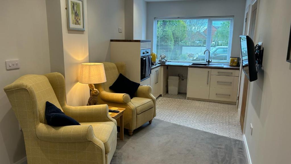 The Nest - Lower Broadheath, Worcester