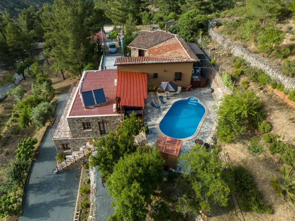 Fikardou Chalets, Phikardhou