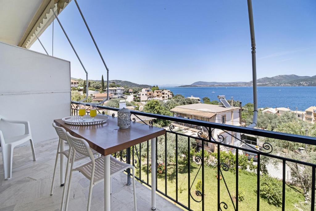 Tasoula Apartment with sea view M4, Nikiana