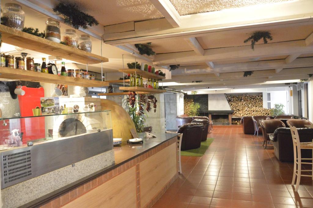 Persey Flora Apartments — Restaurant & bars in Borovets, Sofia (province)