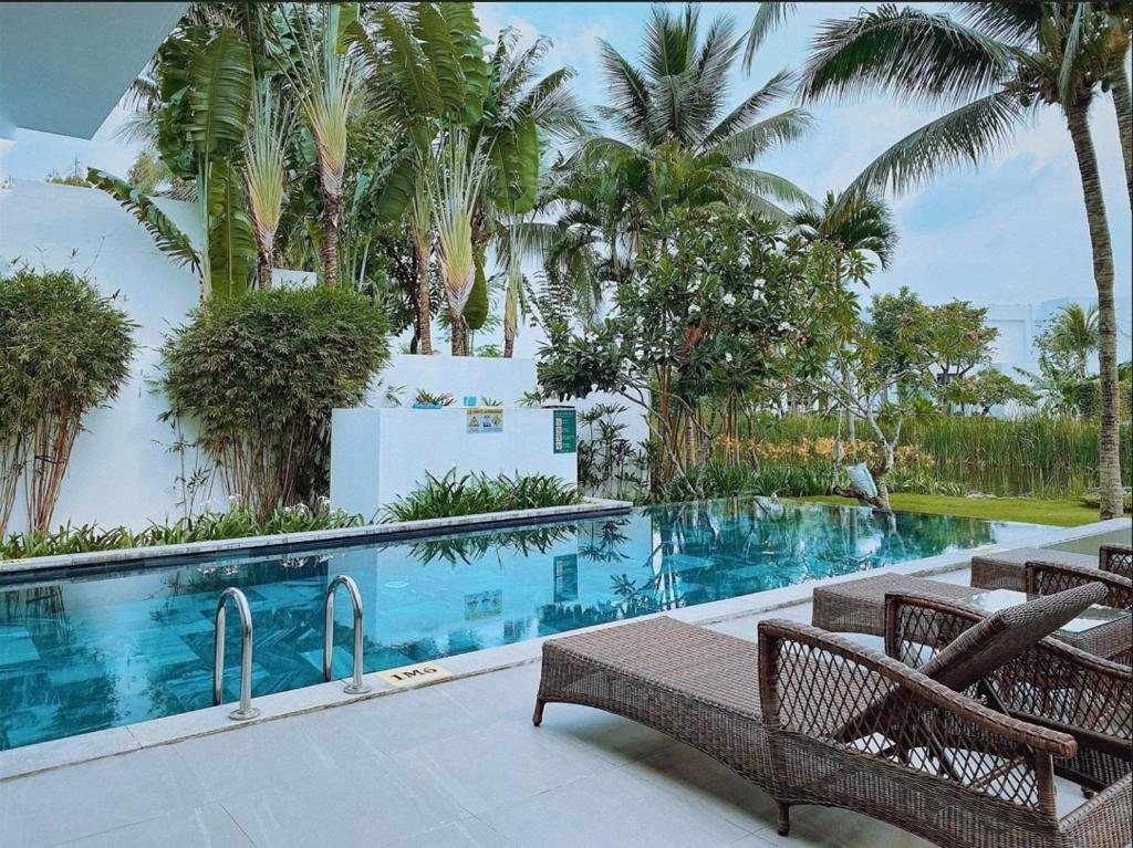 VILLA LUXURY 5PN SANCTUARY RESORT - TRUNG TAM HO TRAM l gan bien CACH 20MET