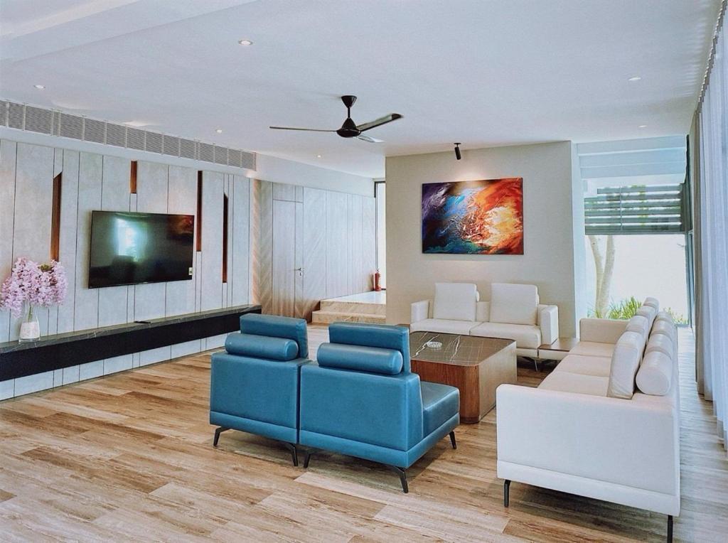 VILLA LUXURY 5PN SANCTUARY RESORT - TRUNG TAM HO TRAM l gan bien CACH 20MET