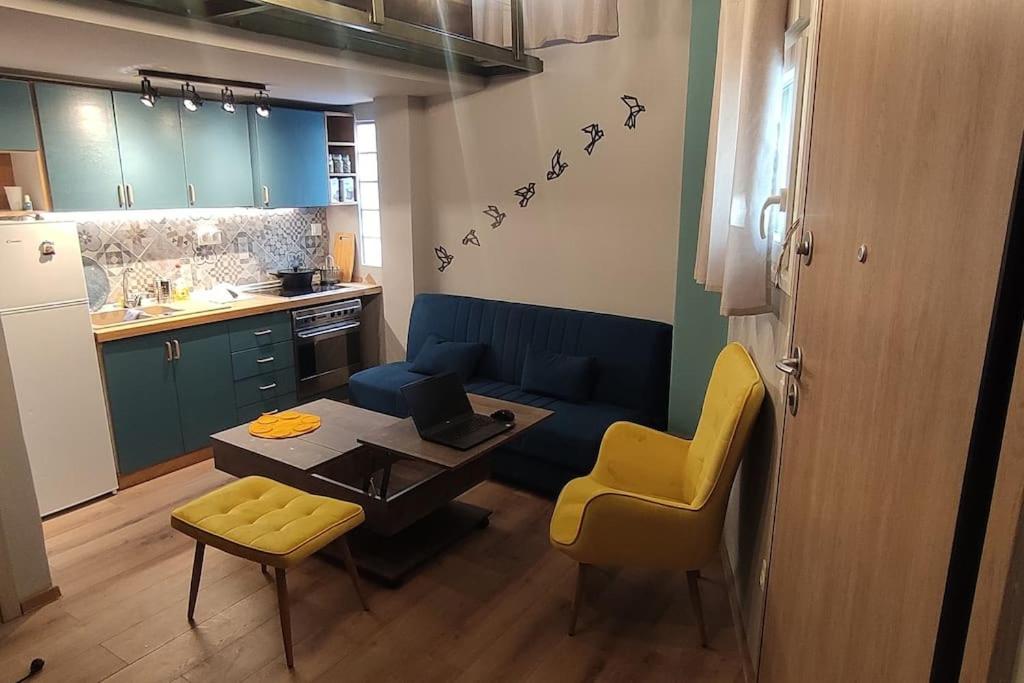 Floating Studio - 8' Walk to Seaside in SKG, Soluň