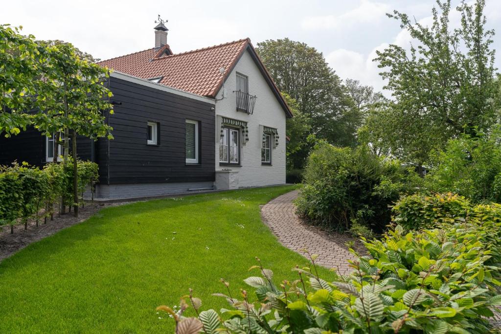 Hello Zeeland - Essenhoeve 1 Voorhuis, Cadzand