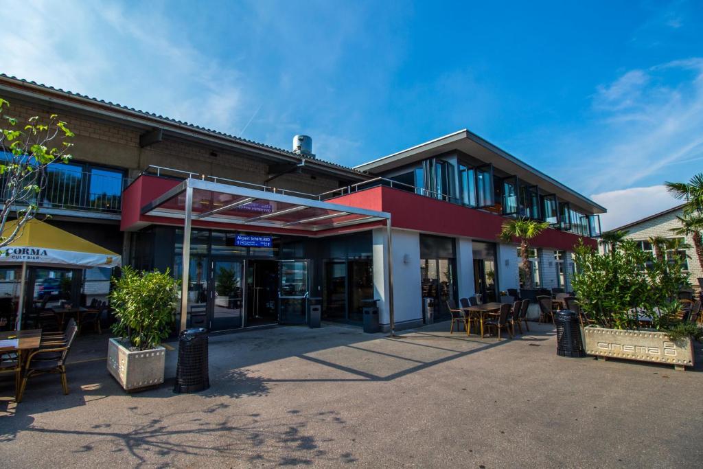 Hotel Cinema 8 photo