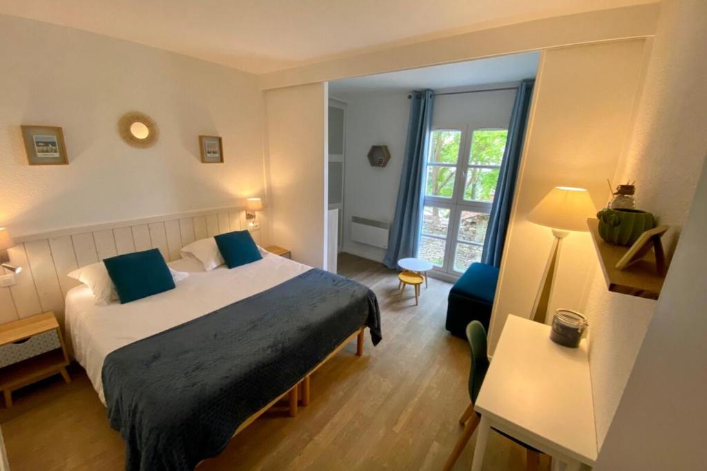 Apartment in 4 residence with heated swimming pool parking, Saint-Martin-de-Ré