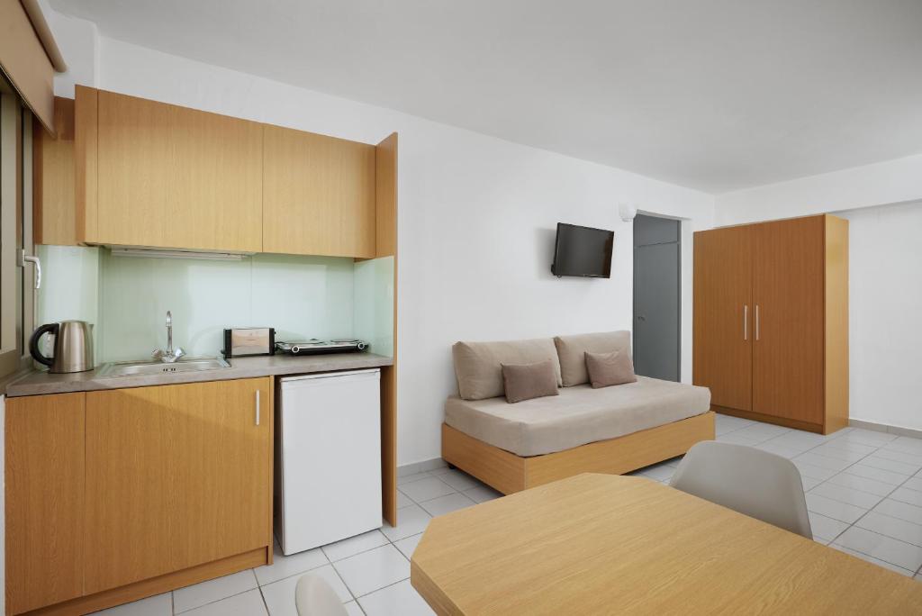 Acropolis Apartments — Hotel rooms in Hersonissos