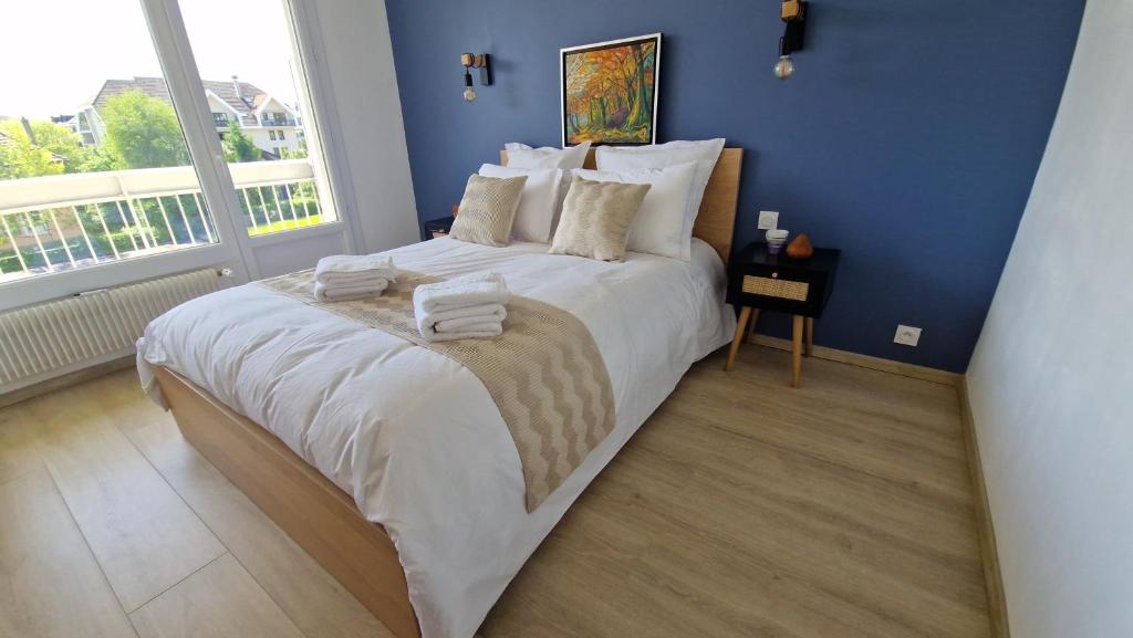 Lac Plage et Ville 95 m2 a 100m du lac, 3 chambres, parking - 1