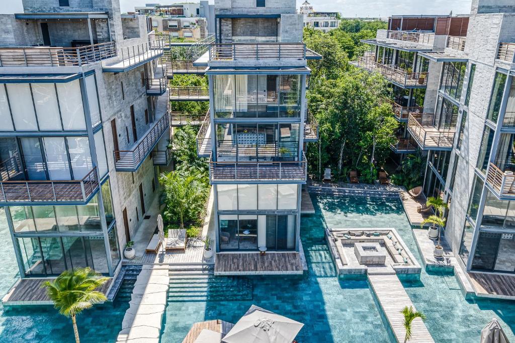 Amazing 1BR Swim Up Cenote Gym - 4