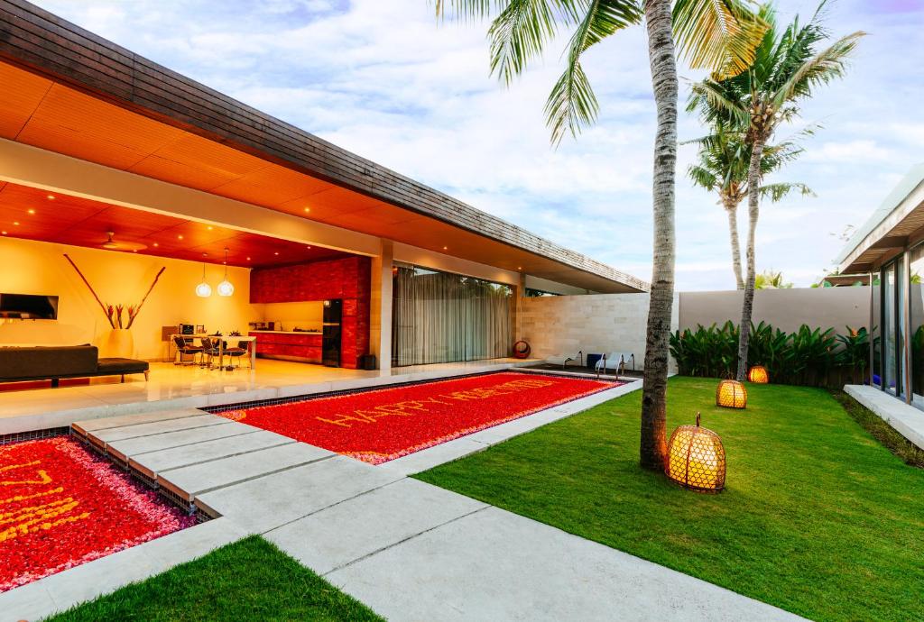 Swimming pool, One Eleven Resort in Bali