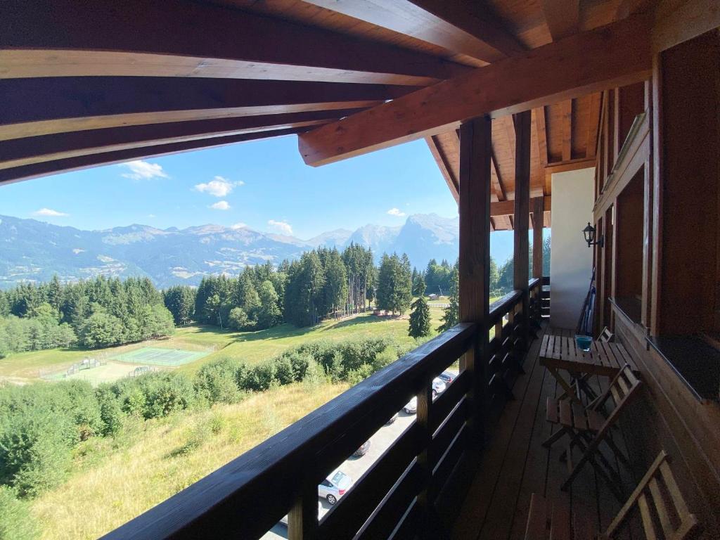 Appartement 4 pièces, 6-7 pers, balcons et parking, Morillon 1100 - 2