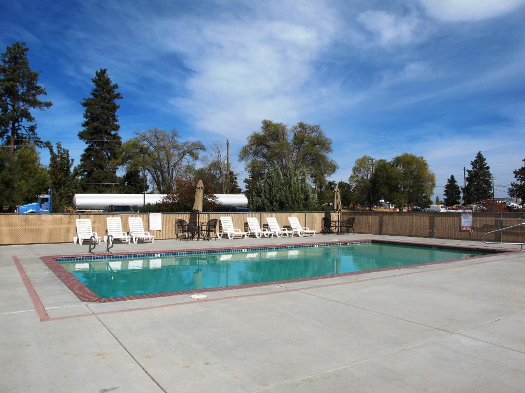 Sugarloaf Mountain Motel photo