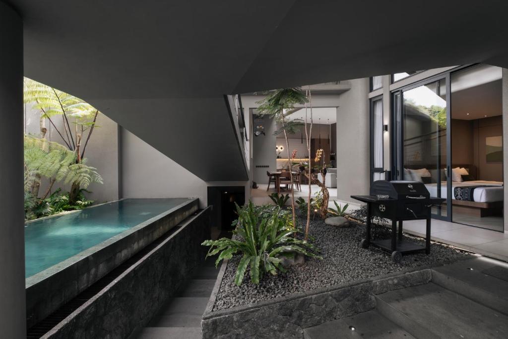 Mahitala Villa Bandung (Heated Pool