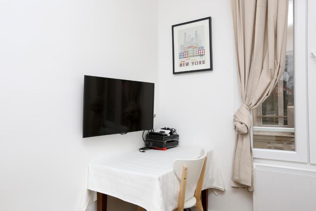 Paris studio Rue du Maine - all bills included - next to Montparnasse train station & close to 6th arrondissement - 3