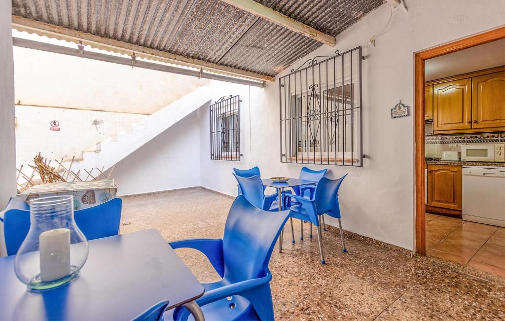 3 Bedroom Beautiful Home In Santa Pola - 2