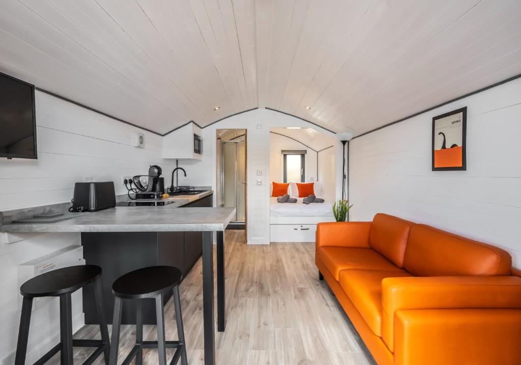 Alba Pod, Fort Augustus