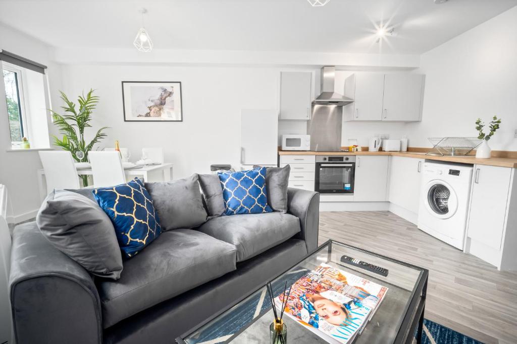 2 Bedroom Apartment - Off-Street Parking - WIFI - Netflix - Top Rated - 49C, Sleightholme