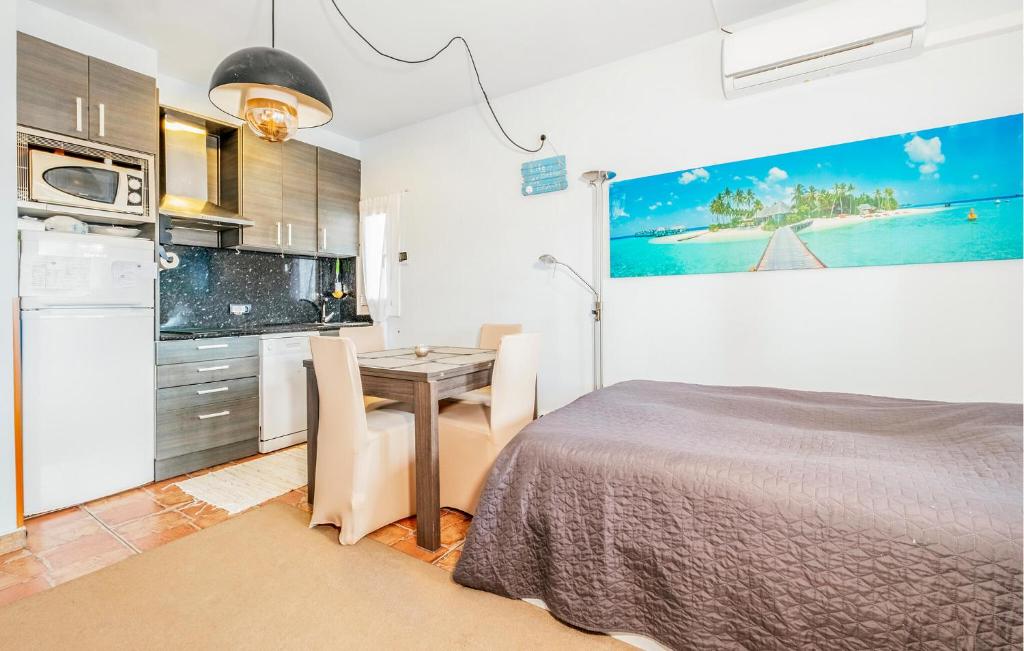 1 Bedroom Nice Apartment In Empuriabrava - 5