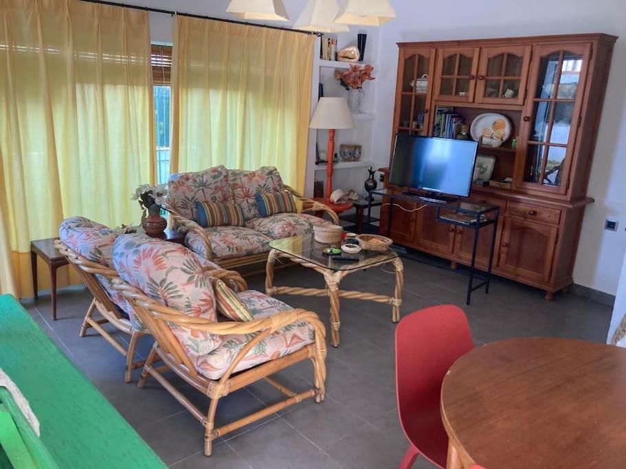 Chalet primera linea de mar en Conil - 4