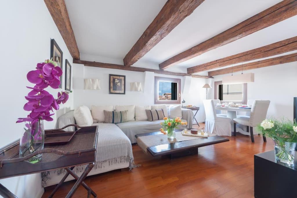 Ca' Fortuny, your nest on San Marco rooftops, Benátky