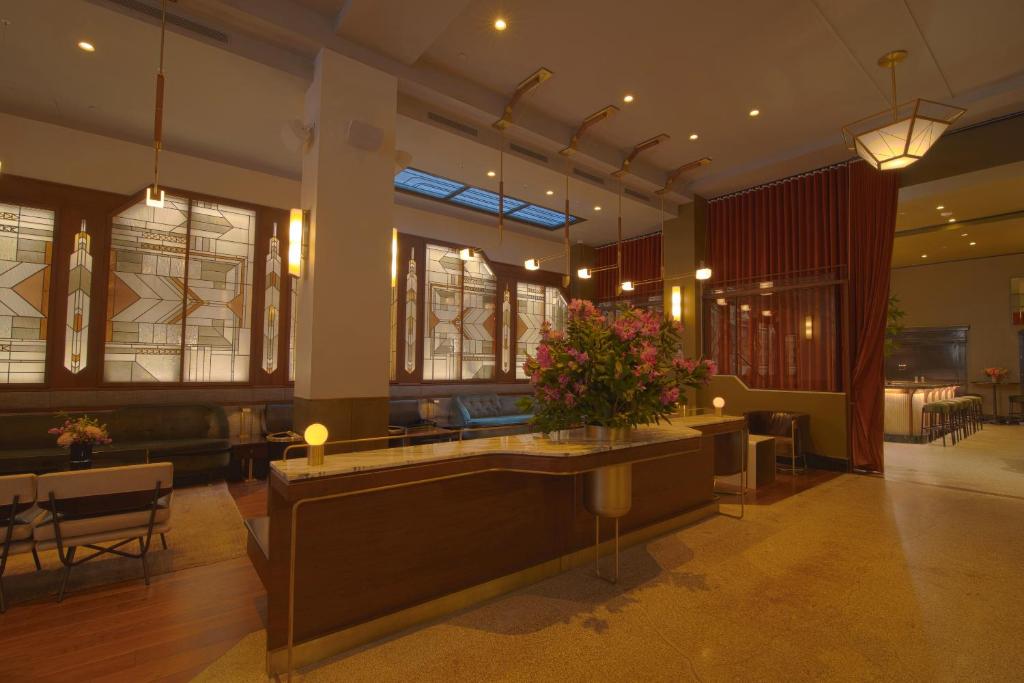 ザ イブリン (The Evelyn Hotel) フロント・ロビー