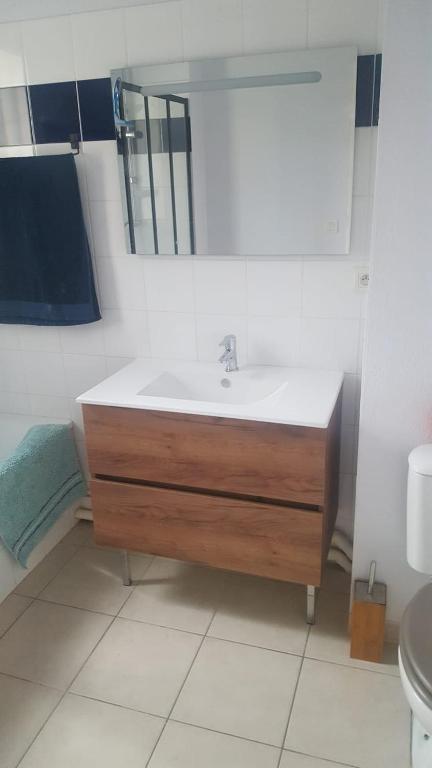 Le calme à Léon, Léon