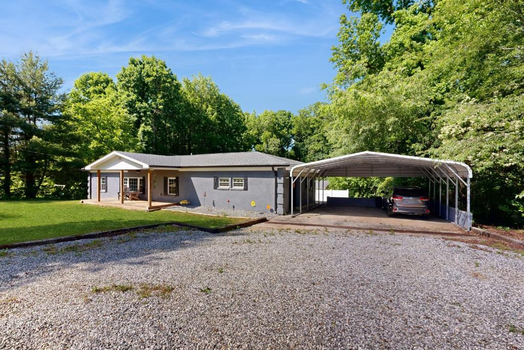 Morganton Escape, Morganton