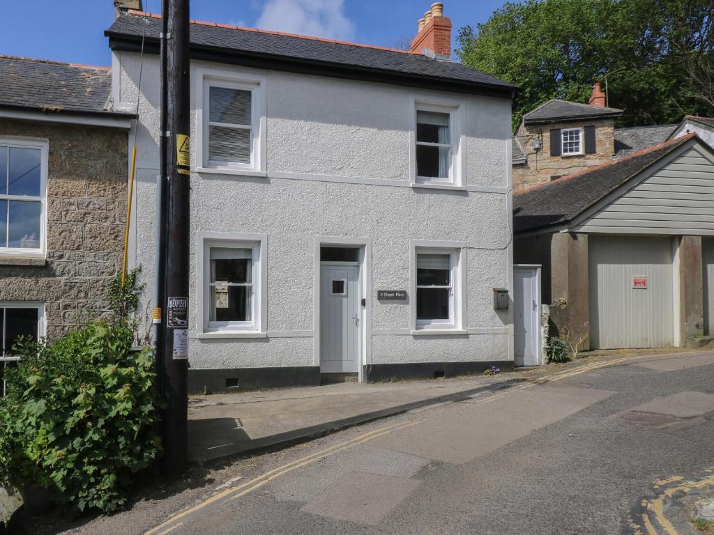 2 Chapel Place, Mousehole