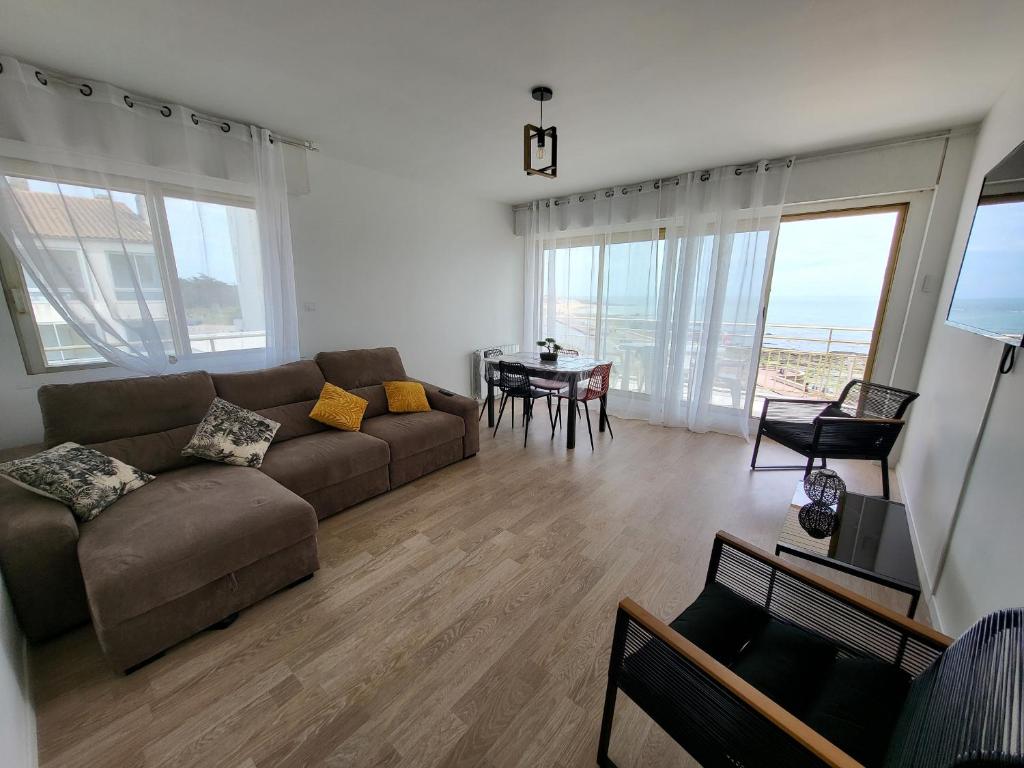 Appartement 2 chambres avec terrasse et garage privatif proche plage - FR-1-92-940 - 2
