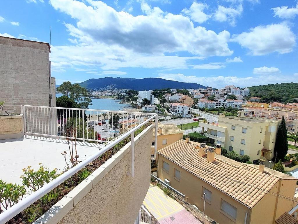 Ático en Grifeu, Llançà: Terraza, Playa a 100m, 1 Habitación, Admite Mascotas - ES-170-91 - 2