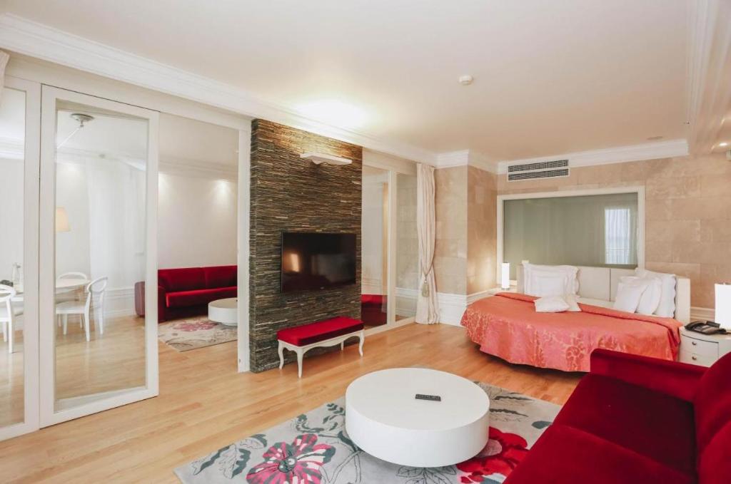The Unique Splendid Conference Spa Resort Family apt suite sleeps 6 - 2