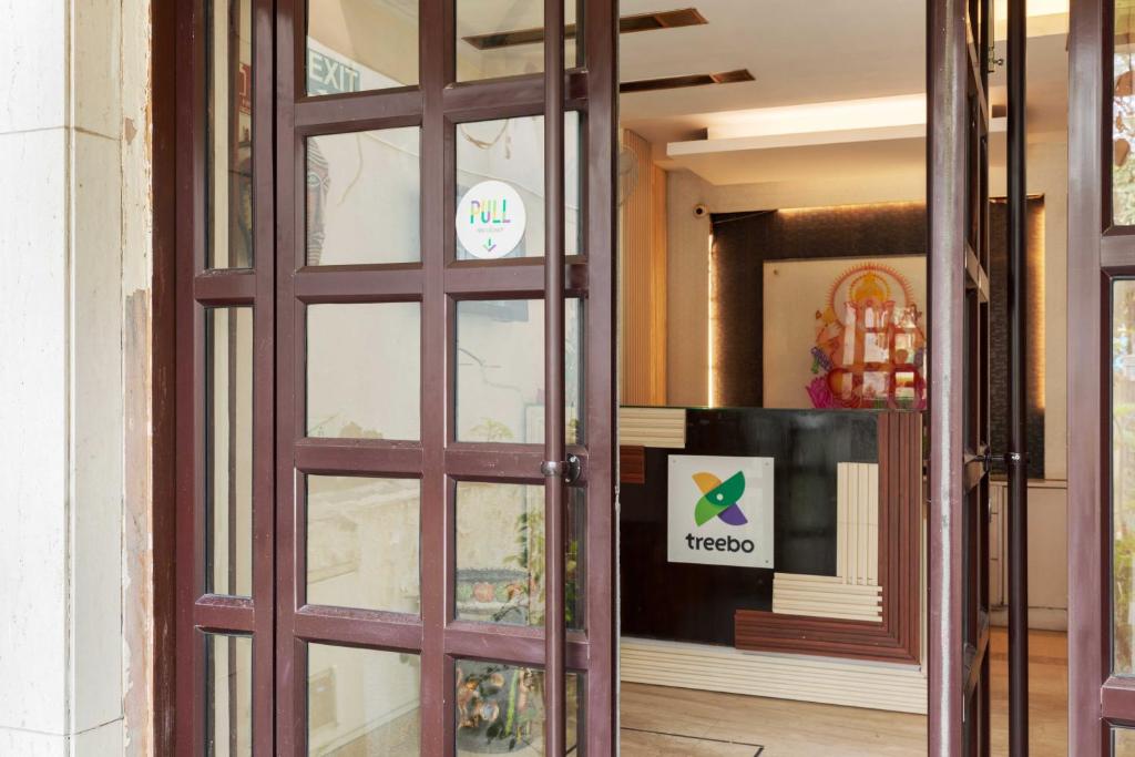 フロント・ロビー