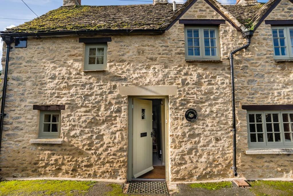 Charming Cottage in Cotswolds Riverside Village, Fairford