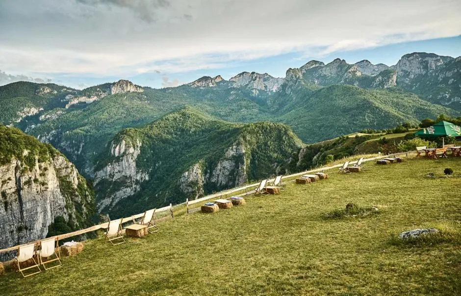 Eco Lodge Eagle's Nest, hotel in Šavnik