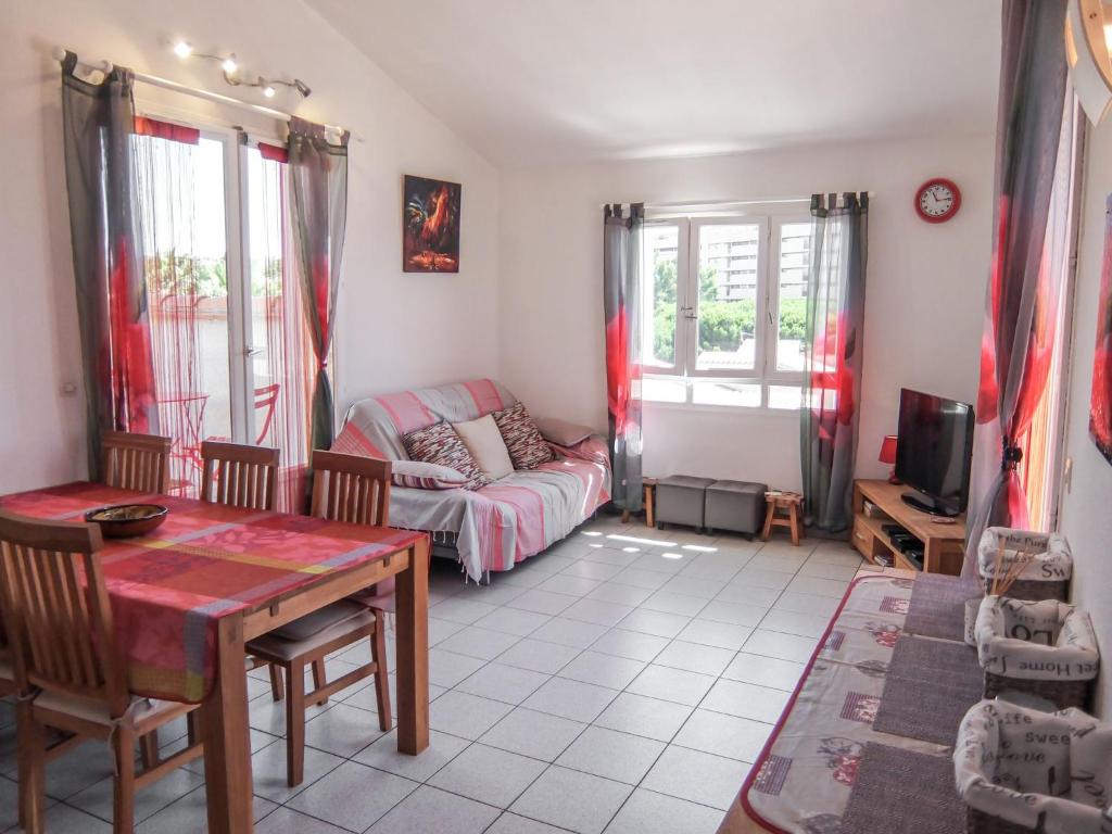 Apartment Le Clos de St Cyprien-9 by Interhome - 1