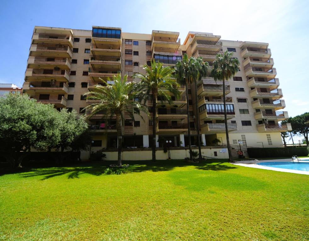 CANARIAS vista piscina Orangecosta - 4
